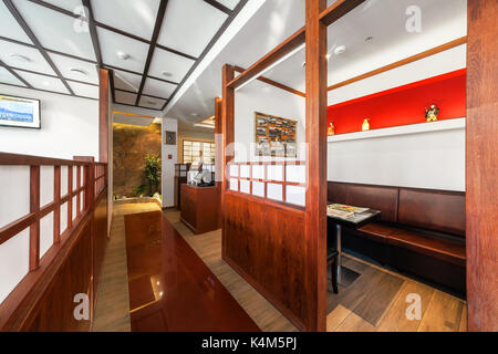 L'intérieur est moderne restaurant japonais ichiban boshi. petit hall Banque D'Images