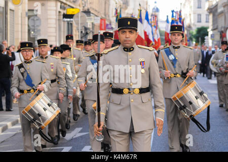 Musiciens militaires de l'infanterie fanfare sur la cérémonie de la 73th anniversaire de la libération de Lyon, France. Banque D'Images