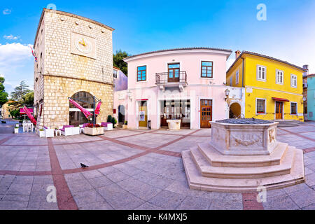 Ville de Krk place principale historique vue panoramique, région de Kvarner de Croatie Banque D'Images