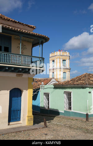 Universal benito ortiz galeria sur gauche, Palacio Cantero à droite, Trinidad, UNESCO World Heritage site, Sancti Spiritus, Cuba, Antilles, central am Banque D'Images