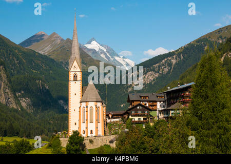 En vertu de la ville heiligenblut grossglockner mountain dans le parc national du Hohe Tauern en Autriche Banque D'Images