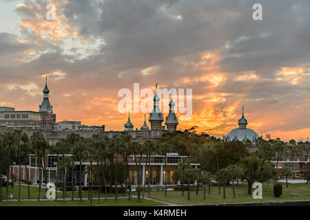 Université de Tampa college campus Skyline at sunset in Tampa, Florida, USA. Banque D'Images