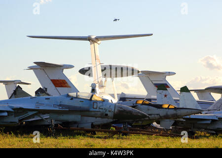Joukovski, dans la région de Moscou, Russie - le 21 août 2015 : avions utilisés pour divers tests stockés à Zhukovsky. Banque D'Images