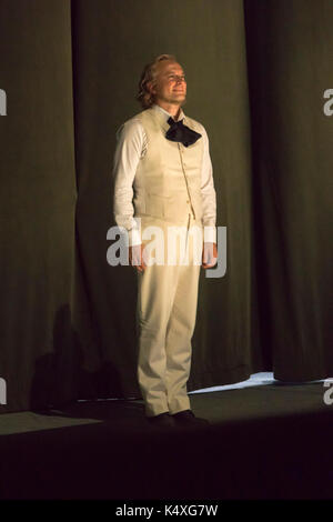 Daniel Behle comme David prenant un rappel à Die Meistersinger, Opera Festival de Bayreuth 2017, Bavière, Allemagne Banque D'Images