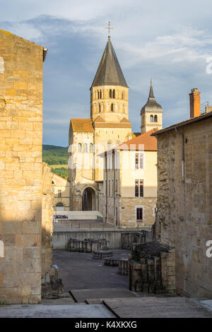 Vue sur l'église de l'Abbaye de Cluny, Bourgogne - France Banque D'Images