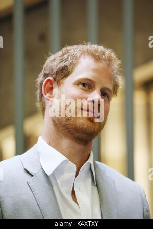 Le prince Harry rencontre un éventail de choix des organisations de jeunesse sur le mac à Belfast lors d'une visite à l'Irlande du Nord. Banque D'Images