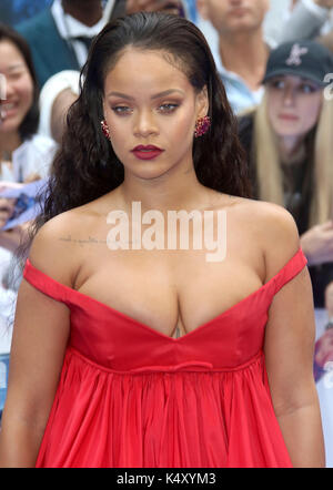 Jul 24, 2017 - Rihanna assistant à première européenne de la valériane et de la ville d'un millier de planètes, Cineworld Leicester Square à Londres, Angleterre, RU Banque D'Images