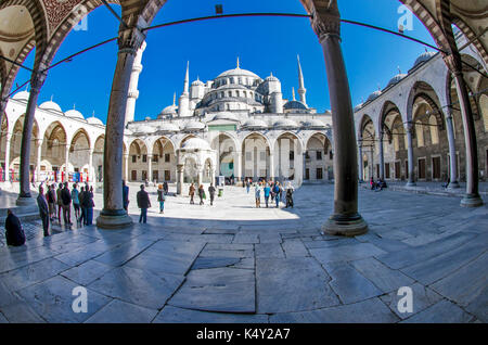 ISTANBUL, TURQUIE - 09 avril, 2014 : la mosquée bleue sur Avril 09, 2014 à Istanbul, Turquie. Banque D'Images