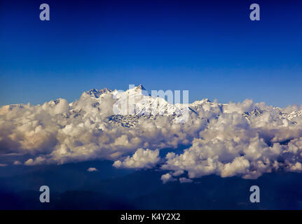 Machapuchare sacré pour le dieu Shiva, vue à partir de Pokhara, au Népal. Banque D'Images