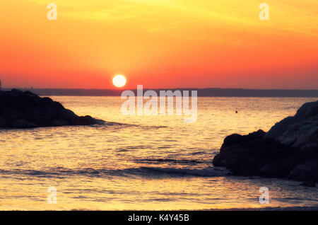 Beau lever de soleil sur Larnaca, Chypre Banque D'Images