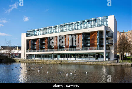 Waterside apartments sur Ronaldson's Wharf par eau de Leith à Leith Edinburgh Scotland UK Banque D'Images