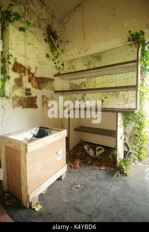 Intérieur d'un raf de abandonnés dans le Hampshire, Angleterre Banque D'Images