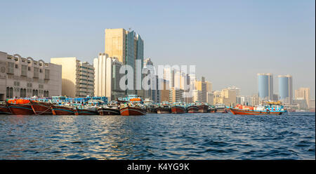 Les boutres, bateaux traditionnels, la crique de Dubaï, Dubaï, Émirats arabes unis Banque D'Images