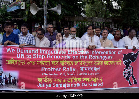 Dhaka, Bangladesh. 07Th sep 2017. Dhaka, Bangladesh - septembre 07, 2017 : manifestation devant les gens du Bangladesh dhaka's National press club le jeudi pour protester contre le traitement des musulmans Rohingya au Myanmar. crédit : sk Hasan Ali/Alamy live news Banque D'Images