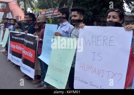 Dhaka, Bangladesh. 07Th sep 2017. Dhaka, Bangladesh - septembre 07, 2017 : manifestation devant les gens du Bangladesh dhaka's National press club le jeudi pour protester contre le traitement des musulmans Rohingya au Myanmar. crédit : sk Hasan Ali/Alamy live news Banque D'Images