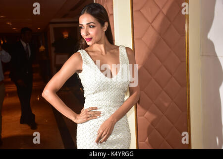 Mumbai, Inde. 30Th jun 2017. indian film actrice malaika arora posent au cours de richfeel lui annoncer comme ambassadeur de marque pour cube2.0 glace rf à l'hôtel Taj Lands End, bandra à Mumbai. crédit : azhar khan/Alamy live news Banque D'Images