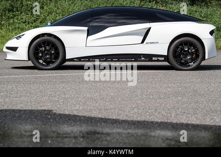 Aix-la-chapelle, Allemagne. Du 1er septembre 2017. La recherche sur une voiture speede test track à Aix-la-chapelle, Allemagne, 1 septembre 2017. photo : Federico gambarini/dpa/Alamy live news Banque D'Images