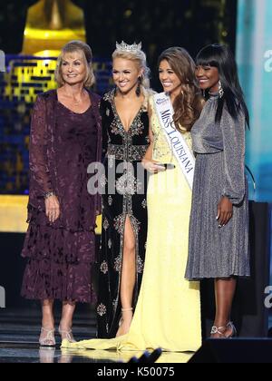 Atlantic City, NJ, USA. 30Th jun 2017. Mlle Amérique 2017 shields, savvy miss louisiane laryssa bonacquisti en présence de Miss America 2018 - compétition préliminaire - Thu, Boardwalk hall arena, Atlantic City, NJ le 7 septembre 2017. crédit : mora/everett collection/Alamy live news Banque D'Images