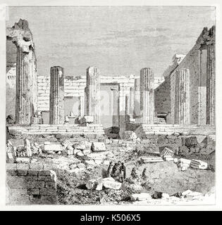 Vue ancienne de propylaea dans l'acropole d'athènes. créé par therond, publié sur le tour du monde, Paris, 1862 Banque D'Images