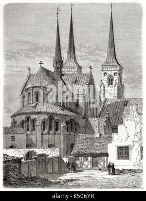 Ancienne vue détaillée de l'abside de la Cathédrale de Roskilde Danemark extérieur, dans son style gothique typique avec des tours élevées. Créé par Therond publié sur le Tour du Monde Paris 1862 Banque D'Images