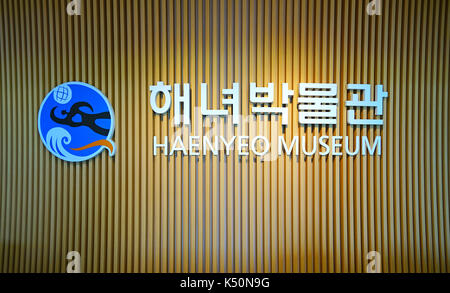 Les filles de la mer musée haenyeo sur la célèbre femmes plongeuses sur l'île de Jeju dans la province administrative spéciale de Jeju en Corée du Sud Banque D'Images