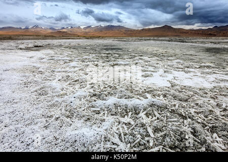 Tso Kar salt lake dans la partie sud du Ladakh, au Cachemire, en Inde Banque D'Images