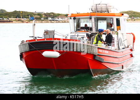 Niveau d'eau élevé dans le port de langstone hayling - fierté de faire de son passage piéton ordinaire de Hayling Island à eastney. Banque D'Images