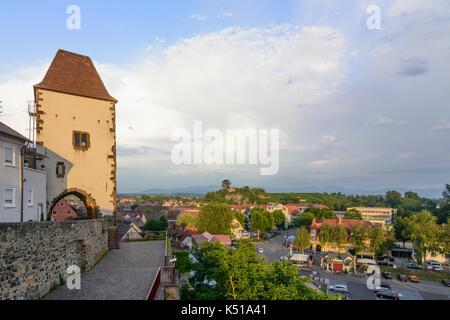 Vue depuis la tour de la colline Münsterberg à Hagenbachturm et vieille ville, Breisach am Rhein, Kaiserstuhl, Bade-Wurtemberg, Allemagne Banque D'Images