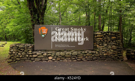 Great Smoky Mountains National Park Entrance sign in forest Banque D'Images