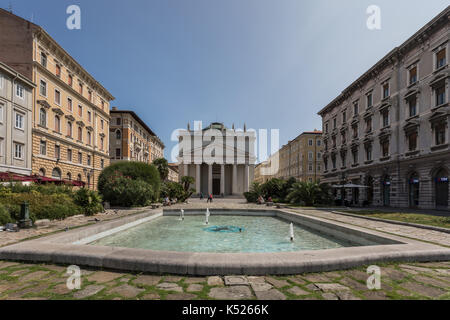 Square et église de Sant' Antonio Taumaturgo, Trieste, Frioul-Vénétie Julienne, Italie Banque D'Images