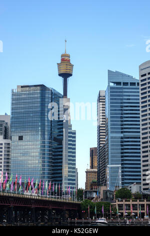 Les yeux de la Tour de Sydney au Westfield Shopping Centre Vu de Cockle Bay de Darling Harbour à Sydney Australie Banque D'Images