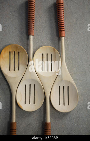 Portrait de spatules disposées côte à côte sur la table Banque D'Images
