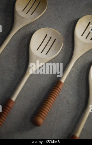 Portrait de spatules conservés sur table Banque D'Images
