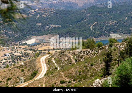 Asprokremmos dam, Chypre Banque D'Images