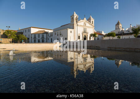 Vue sur l'église de Santa Maria situé dans la ville de Lagos au district de Faro Algarve portugal Europe Banque D'Images