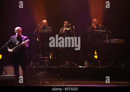 Toto Cutugno, chanteur et compositeur italien. Concert au Palais National des Arts 'Ukraina'. 4 décembre 2015. Kiev, Ukraine. Banque D'Images