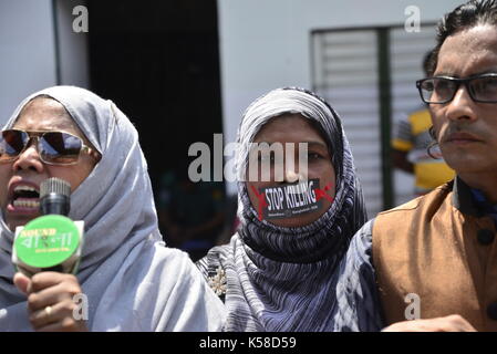 Dhaka, Bangladesh. 05Th Sep 2017. Peuples autochtones du Bangladesh de protestation contre la violence sur la population Rohingya du Myanmar en face de National Press Club à Dhaka, Bangladesh. Le 08 septembre, 2017 Crédit : Mamunur Rashid/Alamy Live News Banque D'Images