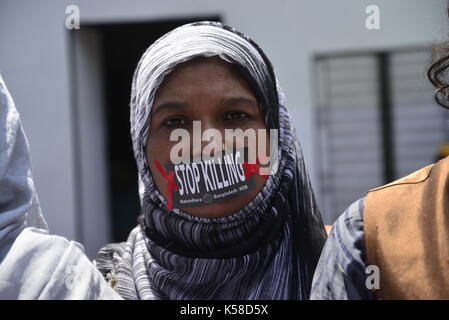 Dhaka, Bangladesh. 05Th Sep 2017. Peuples autochtones du Bangladesh de protestation contre la violence sur la population Rohingya du Myanmar en face de National Press Club à Dhaka, Bangladesh. Le 08 septembre, 2017 Crédit : Mamunur Rashid/Alamy Live News Banque D'Images