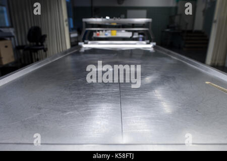 Düsseldorf, Allemagne. 8Th sep 2017. autopsie les tables peuvent être vu à l'Institut de médecine légale à Duesseldorf, Allemagne, le 8 septembre 2017. certains 18000 autopsies judiciaires sont effectuées en Allemagne sur une base annuelle. photo : Federico gambarini/dpa/Alamy live news Banque D'Images