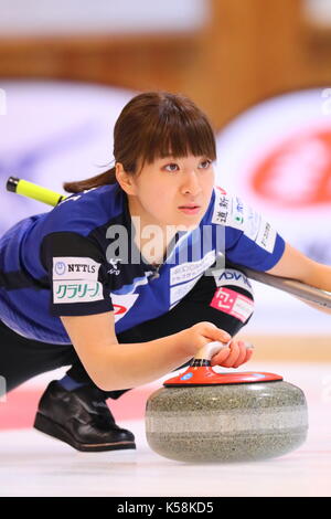 Hokkaido, Japon. Sep 9, 2017. yumi Suzuki (ls) curling : play-off de décider la représentante des femmes du Japon pour les jeux olympiques d'hiver de pyeongchang 2018, deuxième manche macth entre ls kitami 5-7 chubu electric power au curling tokoro à Hokkaido, Japon . Crédit : naoki nishimura/aflo sport/Alamy live news Banque D'Images