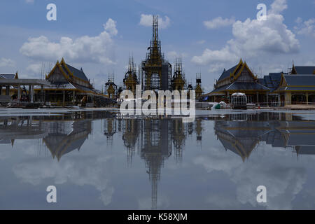 Vue générale du royal en construction d'un crématorium pour la fin thai le roi Bhumibol Adulyadej est cérémonie funéraire à Sanam Luang à Bangkok, Thaïlande, 08 septembre 2017. Par anusak laowilas (photo/pacific press) Banque D'Images