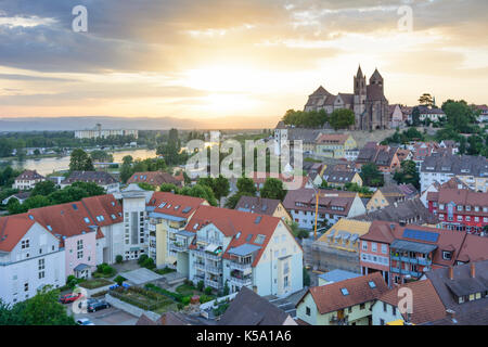 Vue depuis la colline parlementaire Eckartsberg pour église cathédrale Saint Stephan, Stephansmünster Rhin, vieille ville, Breisach am Rhein, Kaiserstuhl, Bade-Wurtemberg, Germ Banque D'Images