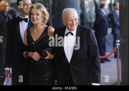 ****Photos fichier** le père de la reine maxima, Jorge zorreguieta, est mort à l'fundaleu clinique à Buenos Aires à l'âge de 89 ans. reine maxima, qui sont venus à l'Argentine, a été à la clinique** jorge zorreguieta et maria zorreguieta durant la partie pour le 40e anniversaire de la reine des maxima dans le Concertgebouw avec : Jorge zorreguieta, Maria zorreguieta où : Amsterdam, Pays-Bas Quand : 27 mai 2011 Credit : Mischa schoemaker/wenn.com Banque D'Images