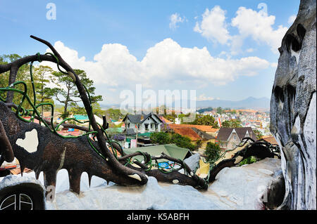 Da Lat,Vietnam - Feb 22,2015 : Hang Nga guesthouse, populairement connu sous le nom de Crazy House à Dalat, au Vietnam. Il est conçu par l'architecte vietnamienne Banque D'Images