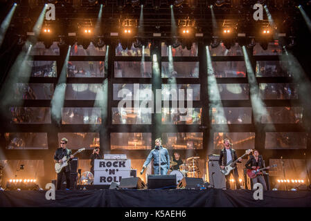 Leeds, UK. 2017 25thaugust. Liam Gallagher joue sur la scène principale à Leeds festival 2017, bramham Park, Leeds 25/08/2017 © Gary mather/Alamy vivre Banque D'Images