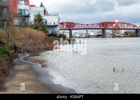 Voir l'inondation de la rivière Willamette à Portland, Oregon Banque D'Images