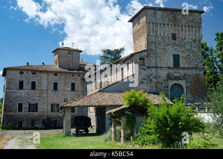 Château rural près de panocchia (Parme, emilia-romagna, Italie) à l'été Banque D'Images