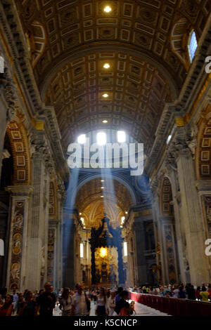 Vues intérieures et extérieures de la Basilique Saint-Pierre, Vatican, Italie le 5 juillet 2016. Banque D'Images