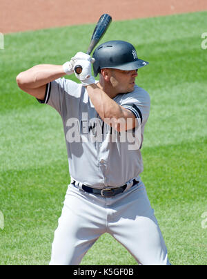 Baltimore, Maryland, États-Unis. 7 septembre 2017. New York Yankees a désigné le hitter Matt Holliday (17) chauves-souris dans le premier repas contre les Orioles de Baltimore à Oriole Park à Camden Yards à Baltimore, MD le jeudi 7 septembre 2017. Les Yankees ont gagné le jeu 9 - 1. Crédit: Ron Sachs/CNP/MediaPunch (RESTRICTION: Pas de journaux ou journaux New York ou New Jersey dans un rayon de 120 milles de New York City) crédit: MediaPunch Inc/Alay Live News Banque D'Images