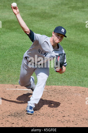 Baltimore, Maryland, États-Unis. 7 septembre 2017. New York Yankees à partir de pichet Sonny Gray (55) emplacements dans la première salle à manger contre les Orioles de Baltimore à Oriole Park à Camden Yards à Baltimore, MD le jeudi 7 septembre 2017. Crédit: Ron Sachs/CNP/MediaPunch (RESTRICTION: Pas de journaux ou journaux New York ou New Jersey dans un rayon de 120 milles de New York City) crédit: MediaPunch Inc/Alay Live News Banque D'Images